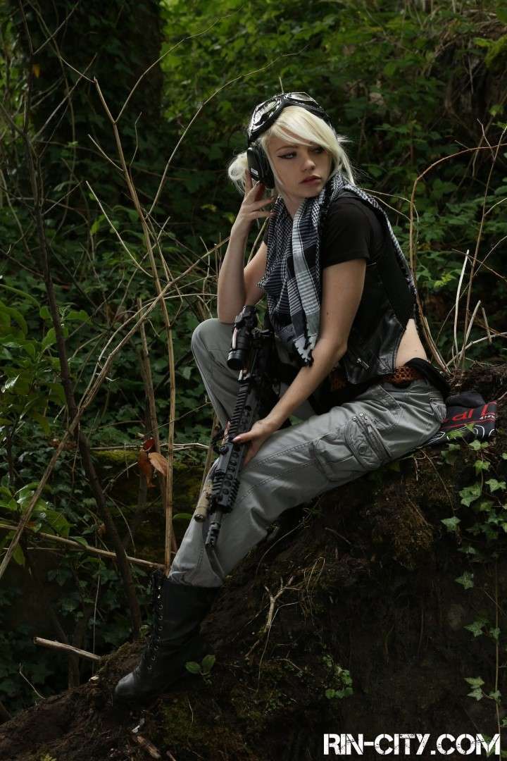 Rin City nude Hunt - NudeCosplayGirls.com