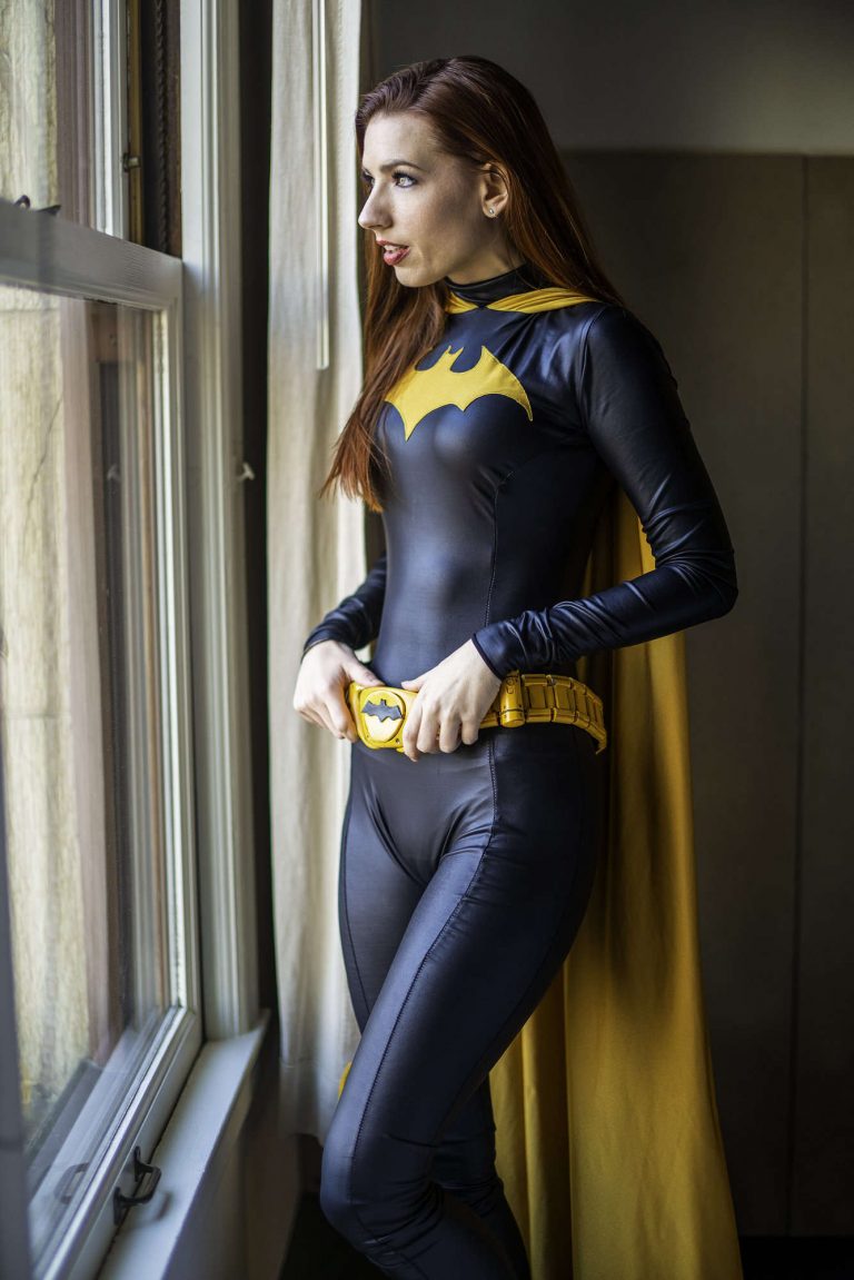 Amanda Lynne nude Batgirl - NudeCosplayGirls.com