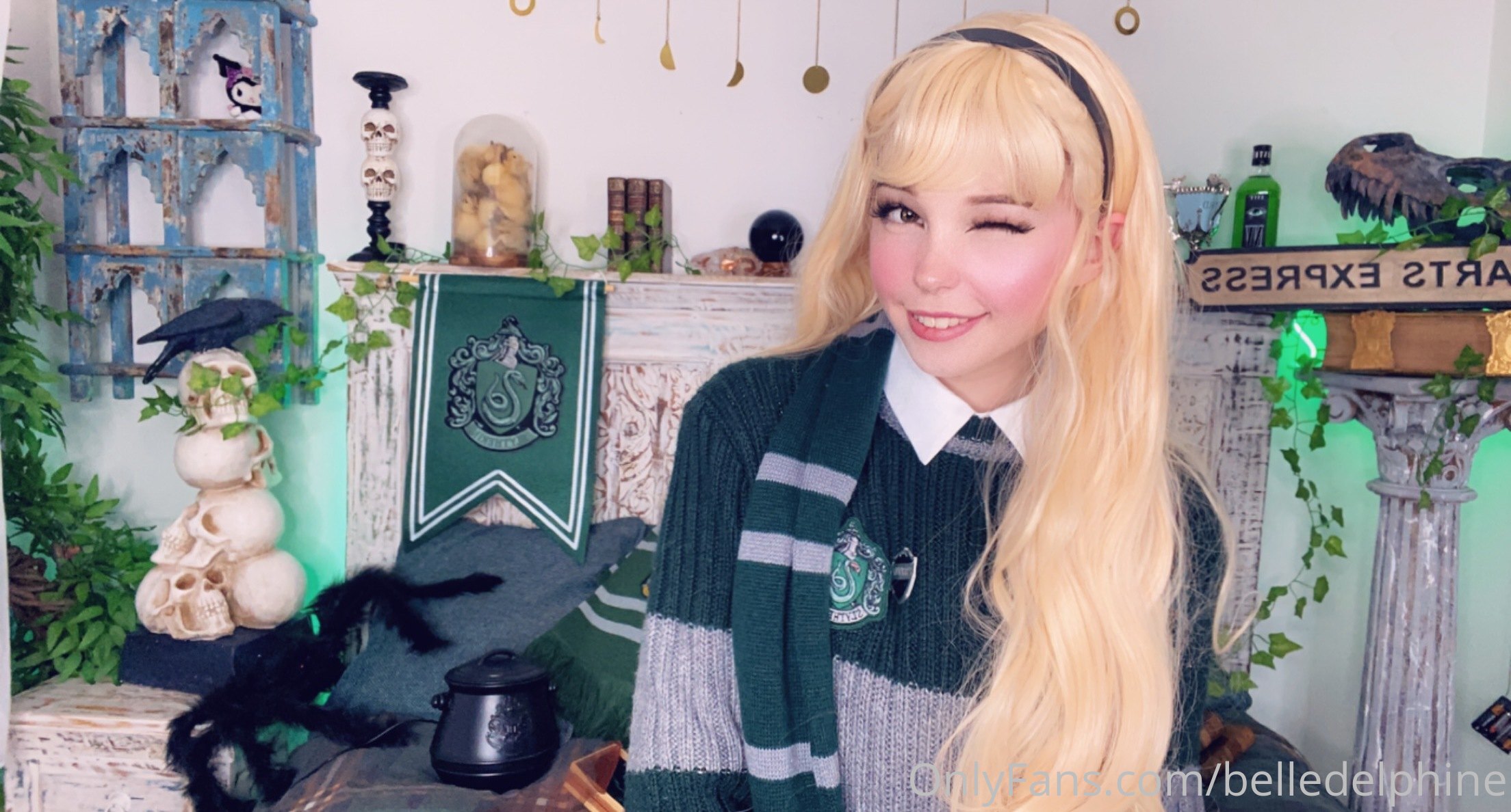 Belle Delphine Hogwarts Student Set 0010