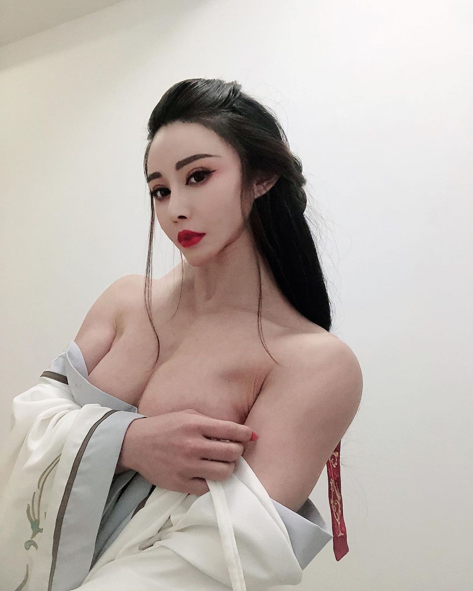 Yuan Herong Nude.