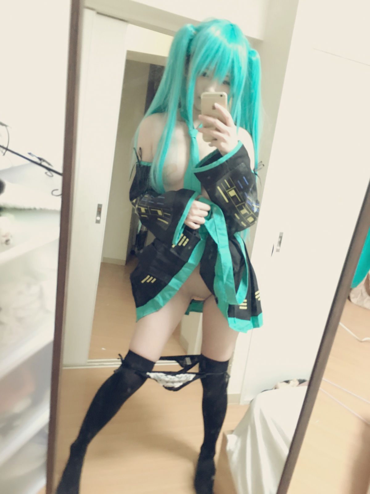 xidaidai (習呆呆) vocaloid - hatsune miku cosplay - NudeCosplayGirls.com