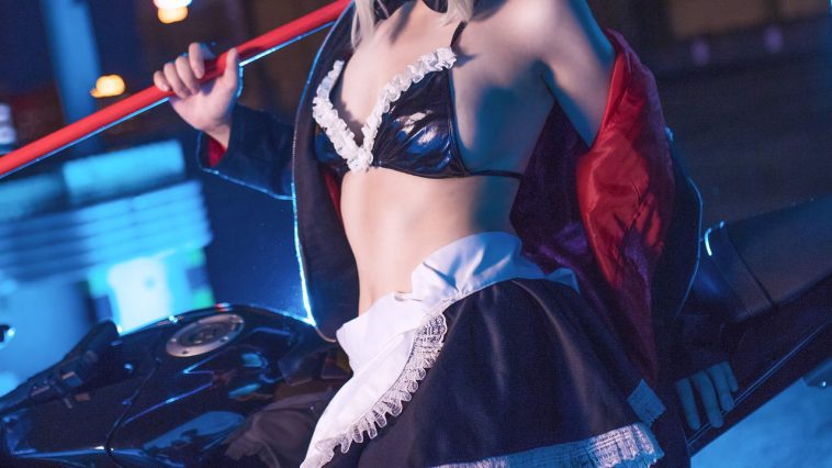 Chihiro Chang Sexy Queen Bee Tifa - NudeCosplayGirls.com