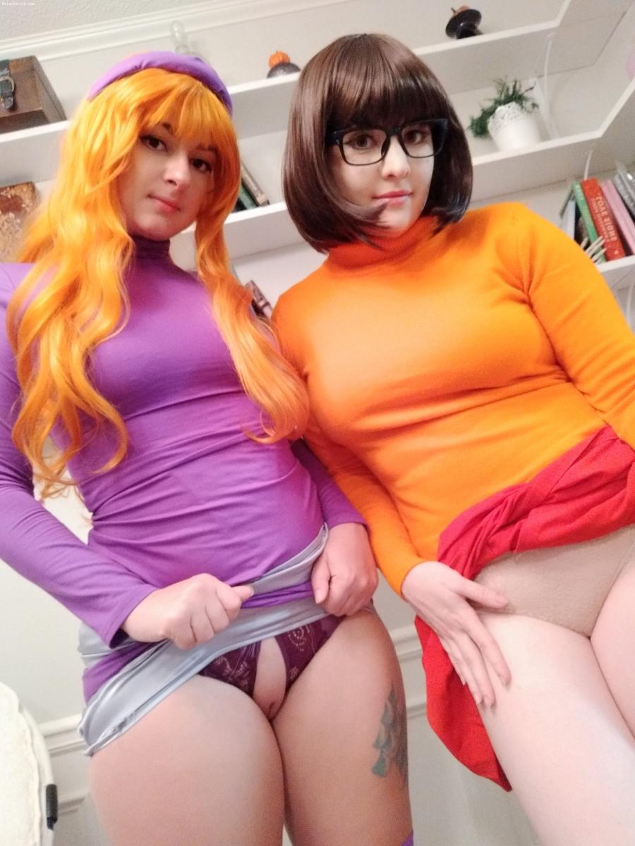 Amy fantasy â€“ daphne blake â€“ velma dinkley â€“ Scooby-Doo -  NudeCosplayGirls.com